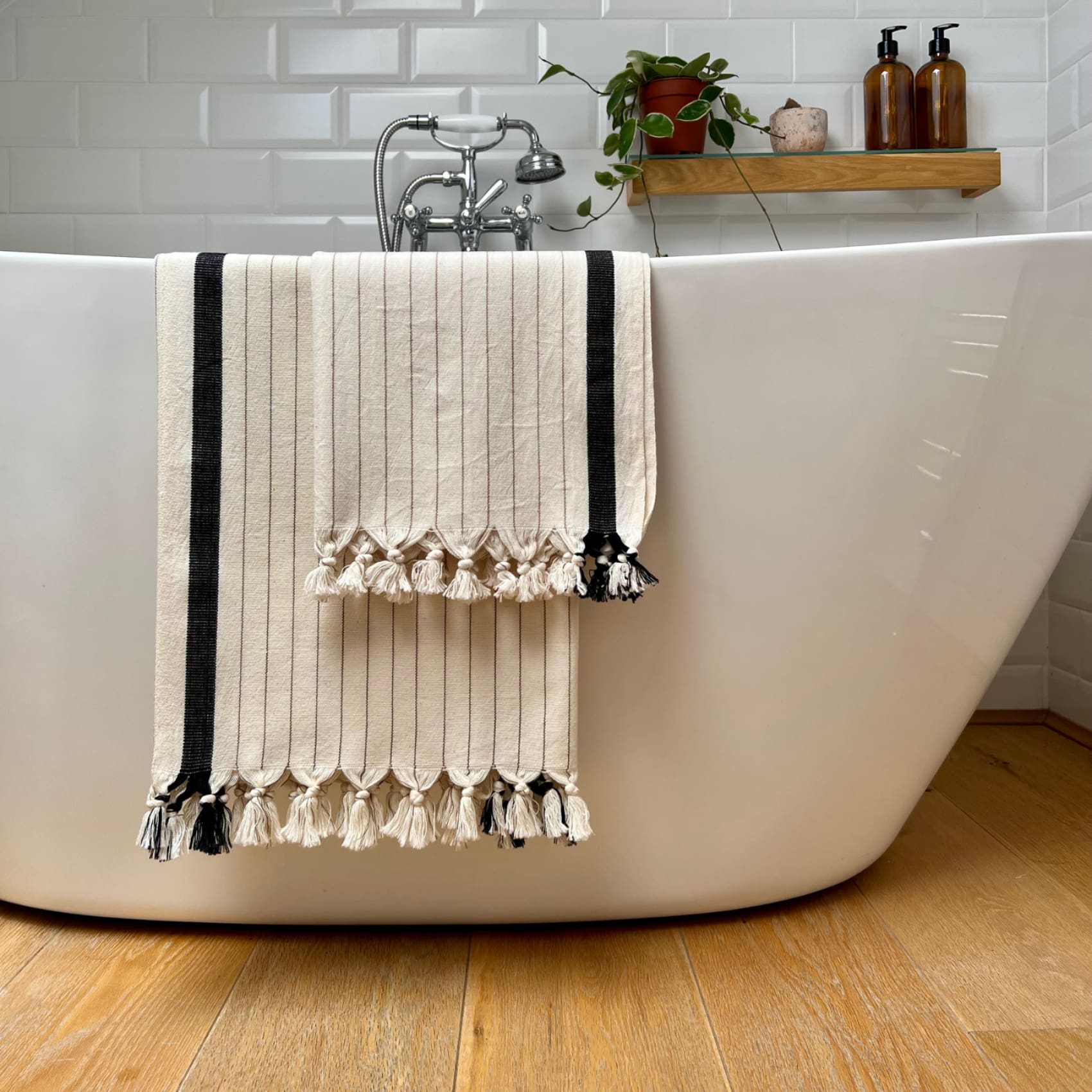 capella-cotton-peshtemal-black-salt-bathroom-blanket-cream-dining-luks-linen-plumbing-fixture-tap-840.jpg