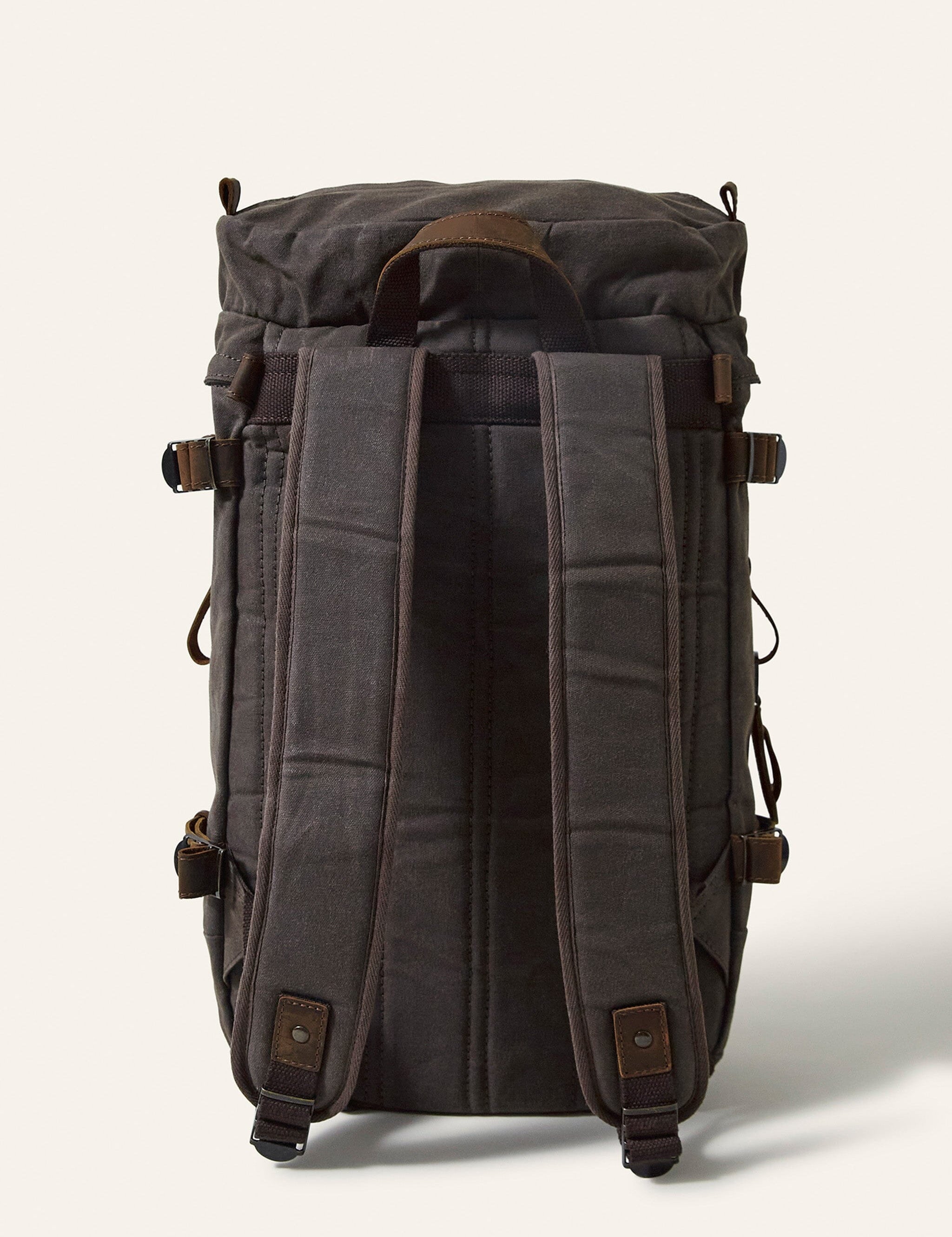 chestnut-himalaya-backpack-846984.jpg