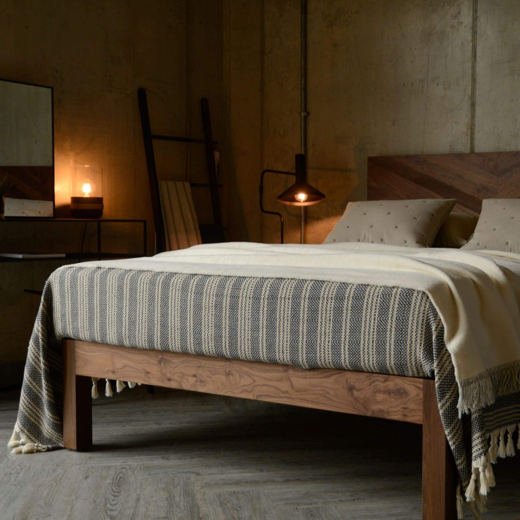 hilmi-artisan-cotton-blanket-bedroom-black-living-room-luks-linen-furniture-comfort-wood-878.jpg