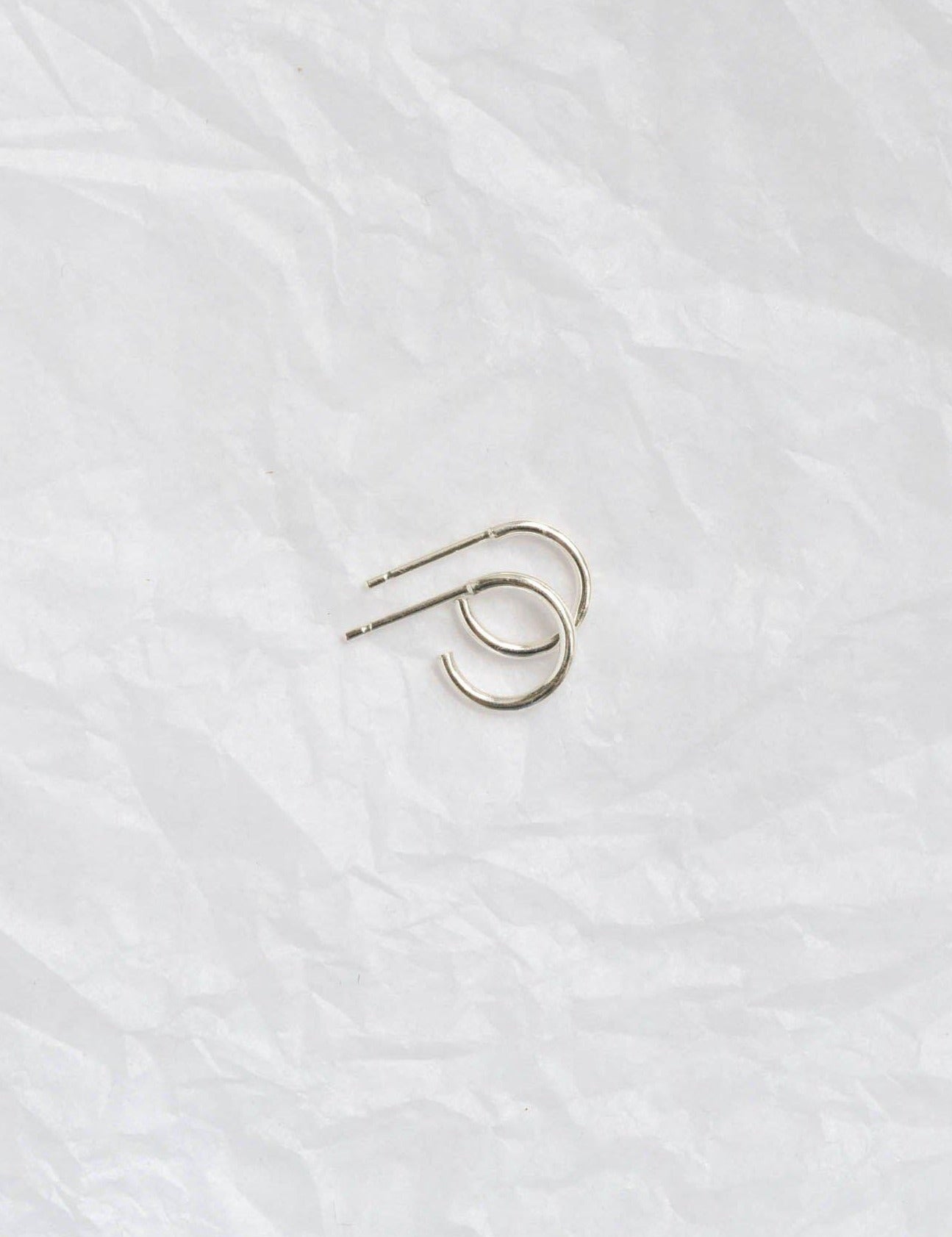 micro-delicate-hoop-earrings-wild-fawn-jewellery-ss21-e9-s.jpg