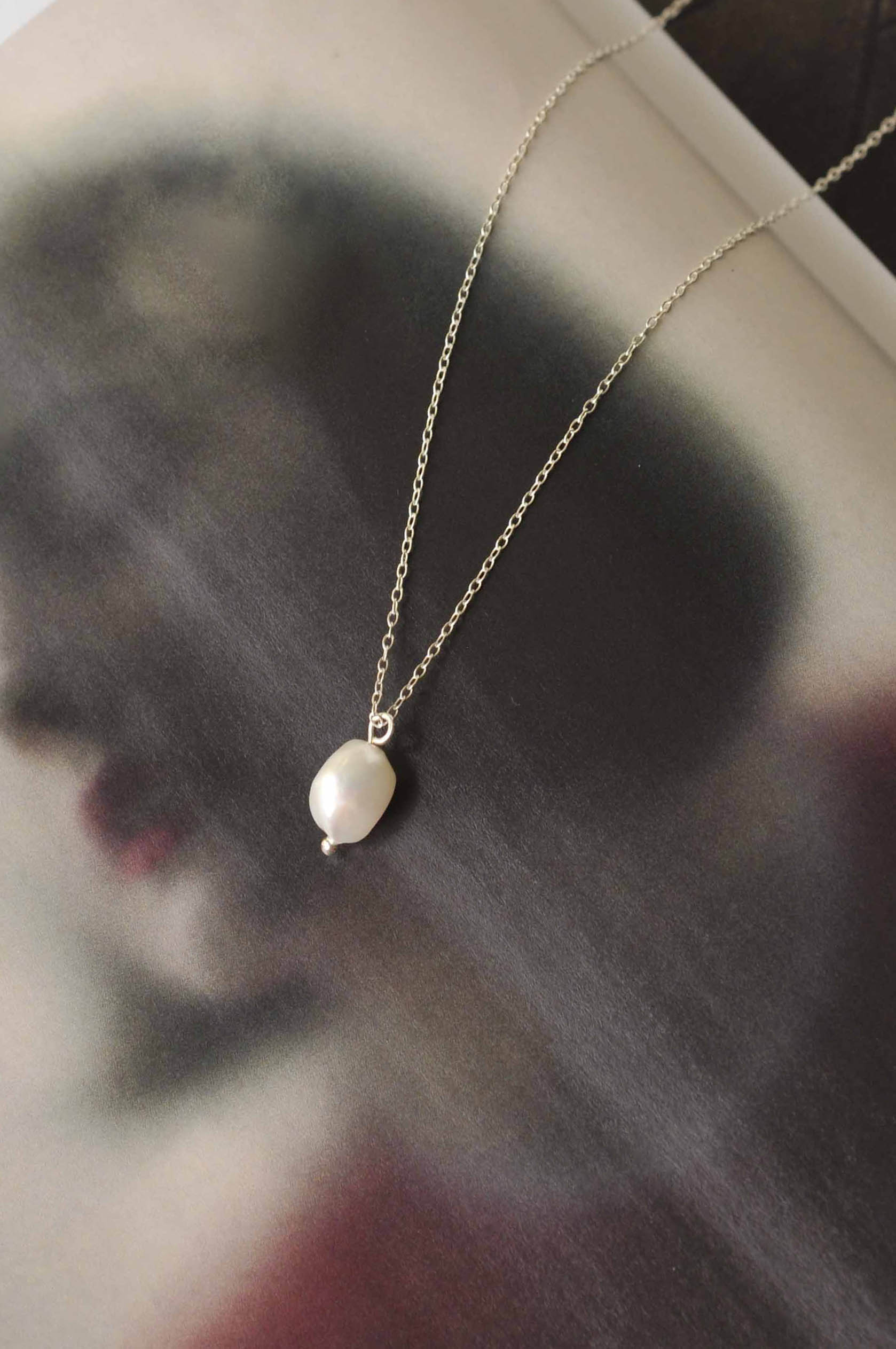 pearl-pendant-necklace-wild-fawn-jewellery-2_c7686918-702a-46a9-b877-43fa71c0c96c.jpg
