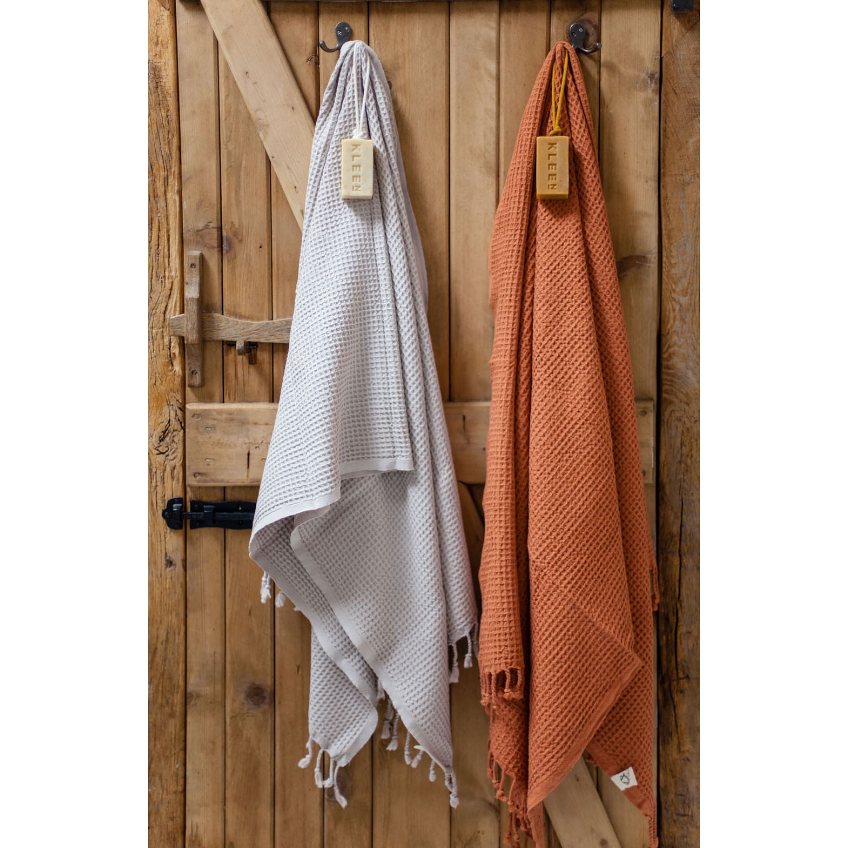 rulo-cotton-waffle-peshtemal-umber-bathroom-towel-luks-linen-kleen-outerwear-orange-911.jpg