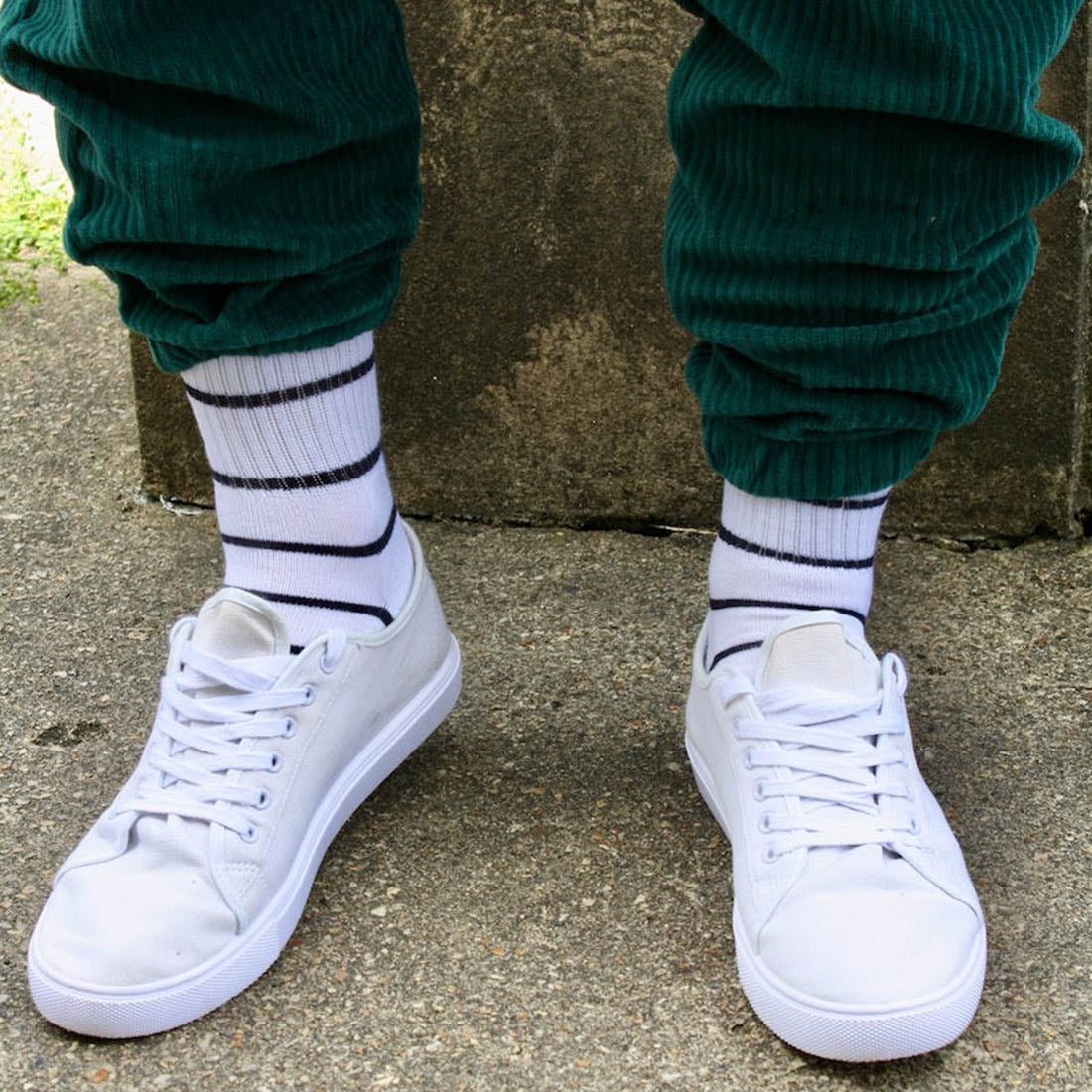 socks-white-navy-striped-bamboo-socks-2.jpg