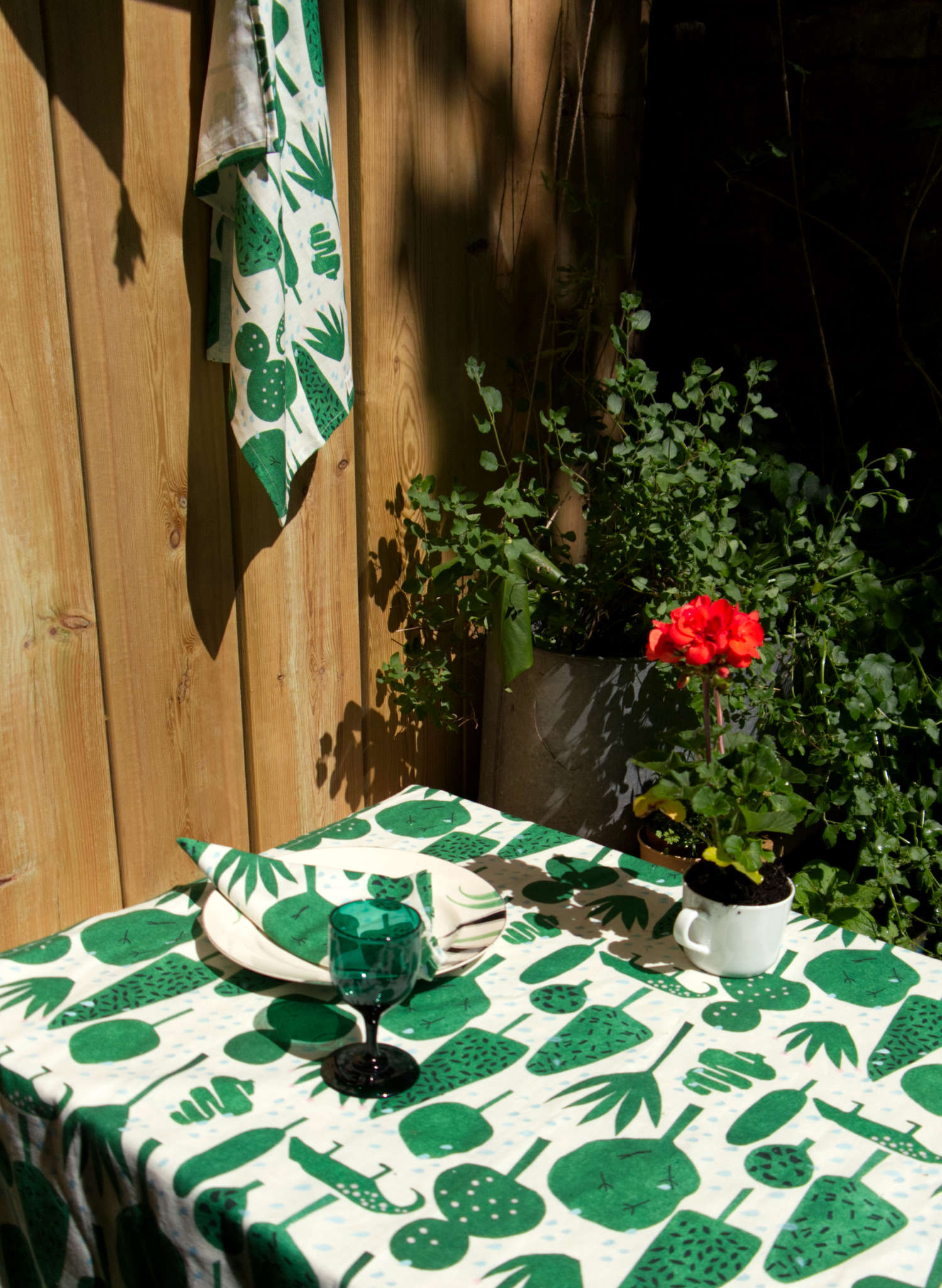 tablecloth-topiary-1.jpg