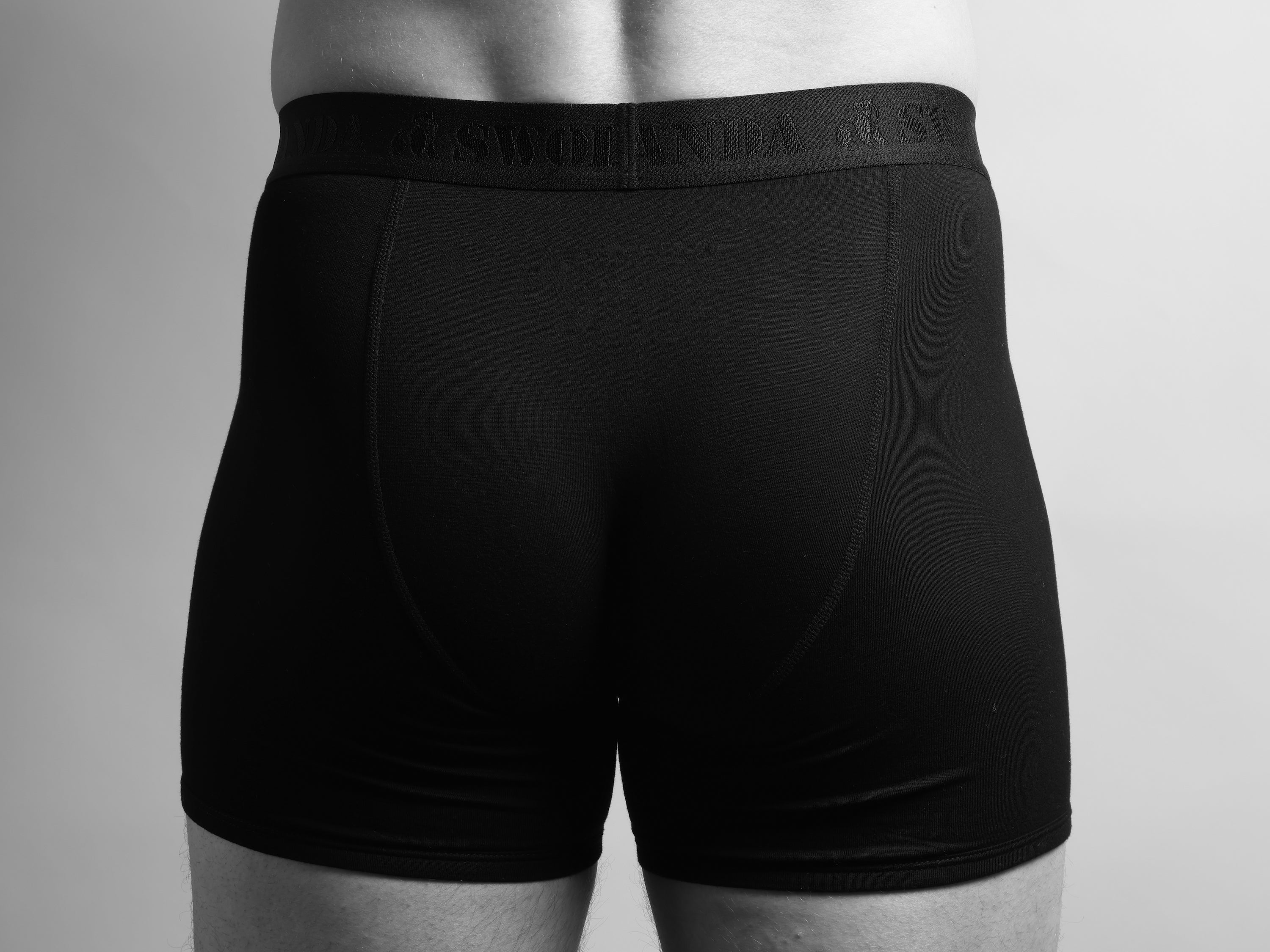 underwear-bamboo-boxers-black-black-band-2_c8013bbb-1d31-4769-bca7-5505f2f1a717.jpg