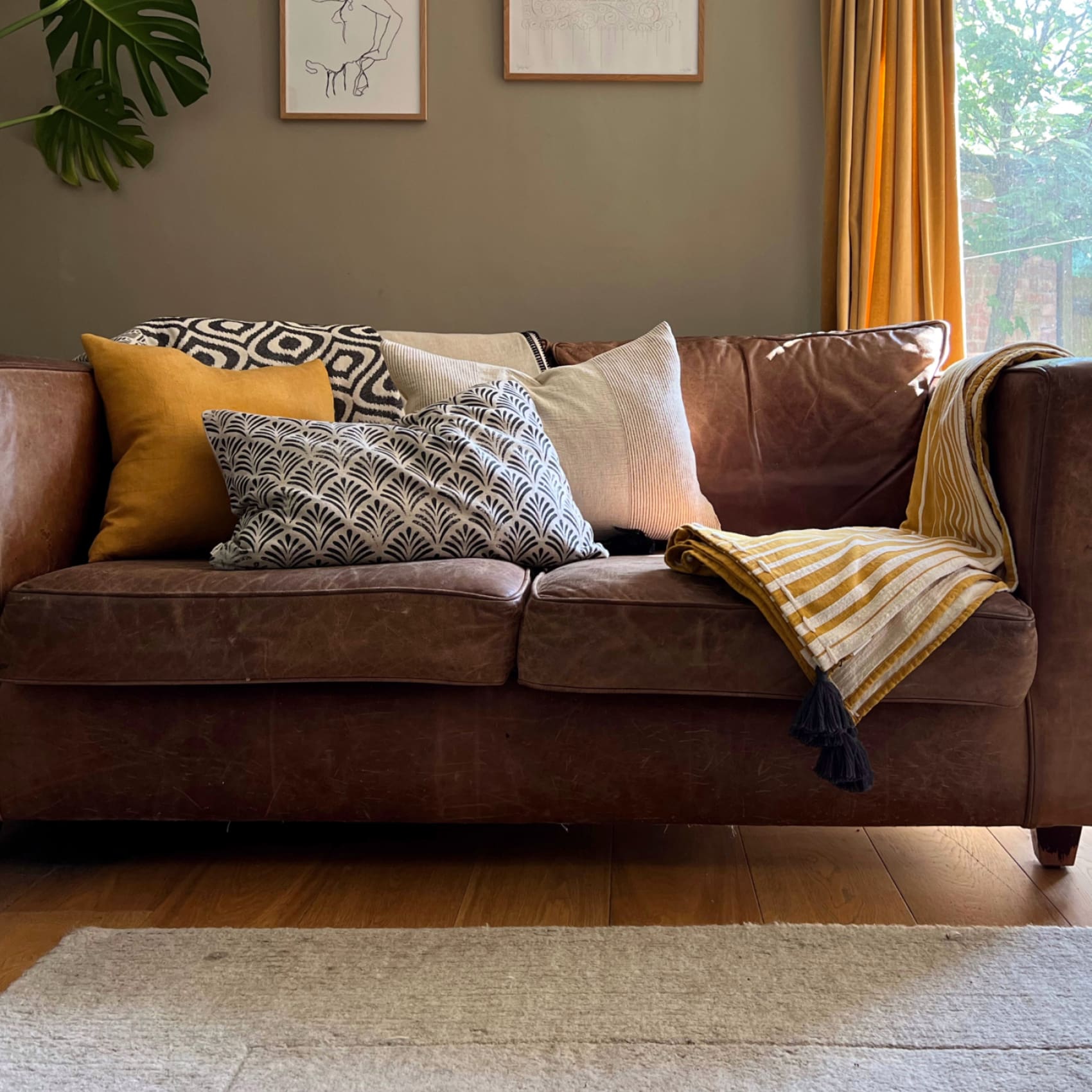 yatak-organic-cotton-blanket-in-ochre-cream-black-ecru-jacquard-blankets-luks-linen-brown-couch-furniture-285.jpg
